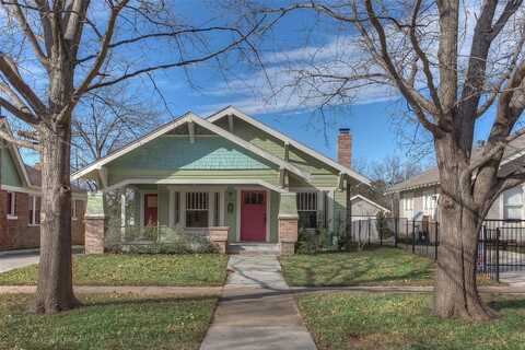 2704 College Avenue, Fort Worth, TX 76110