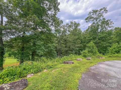 225 A Virea Drive, Hendersonville, NC 28739