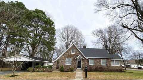 225 East Third Street, Henderson, TN 38340