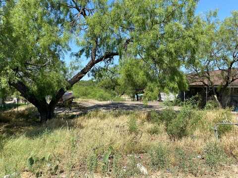 1614 Avenida Encuentro, Eagle Pass, TX 78852