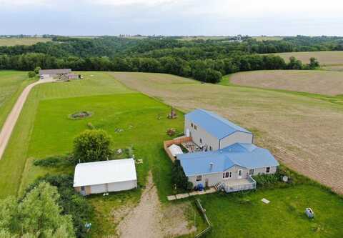 W2294 Kammel Coulee Rd, Washington, WI 54623