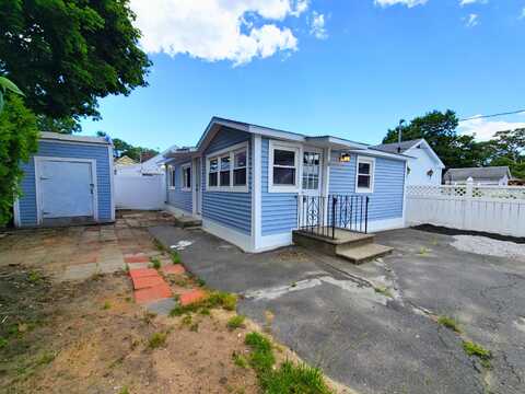 6 Wildwood Avenue, Wareham, MA 02571