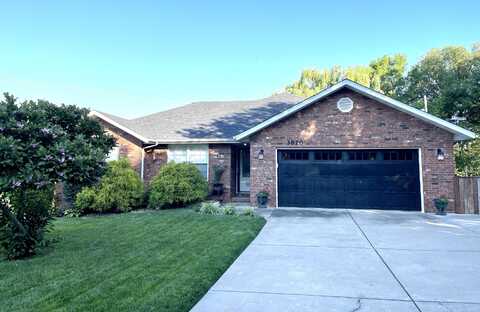 3820 South Crystal Place, Springfield, MO 65807