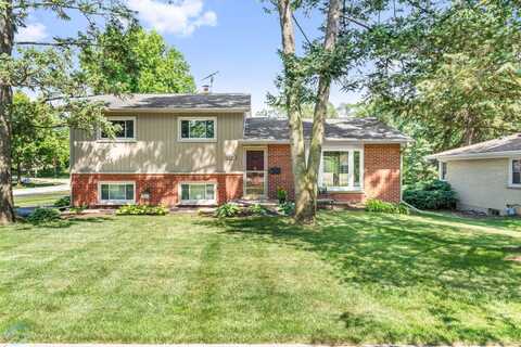 4707 Pershing Avenue, Downers Grove, IL 60515