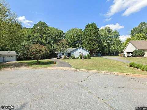 20Th Street, HICKORY, NC 28601