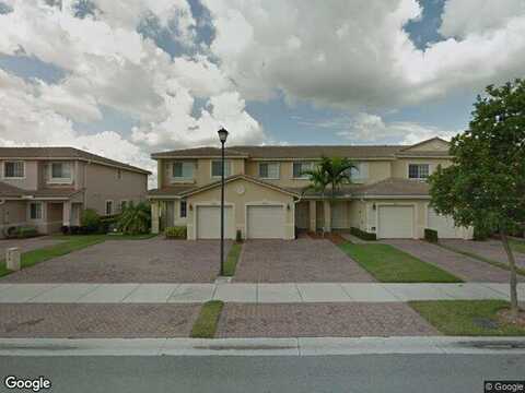 Royal, TAMARAC, FL 33321