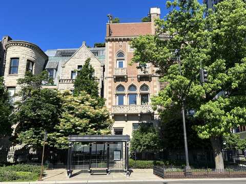 1258 N Lake Shore Drive, Chicago, IL 60610