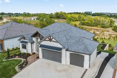 9321 Cottonwood Canyon Drive, Lenexa, KS 66219