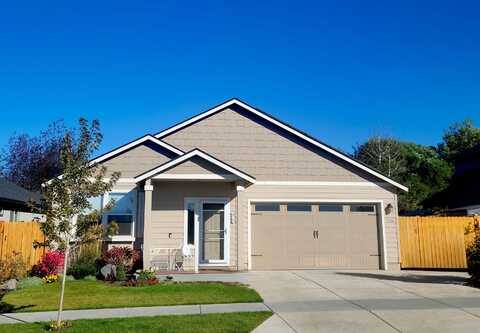 1938 SW 39th Street, Redmond, OR 97756