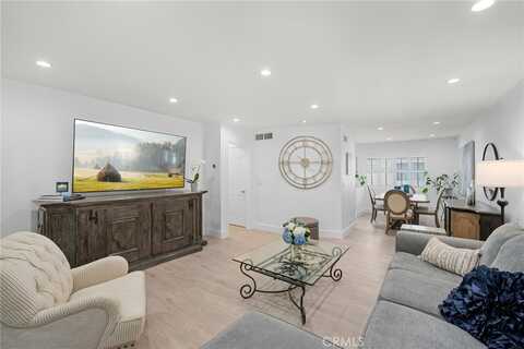 9552 Via Venezia, Burbank, CA 91504