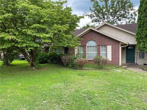 2415 Cardinal DR, Springdale, AR 72764