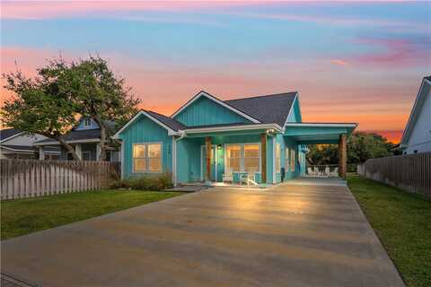 650 Sunset Drive, Rockport, TX 78382