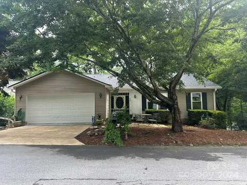 869 Sandburg Terrace, Hendersonville, NC 28791