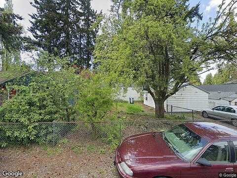Courtland Place N, Seattle, WA 98133