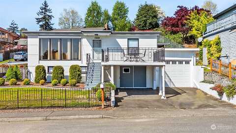 16813 53 Rd Avenue S, Tukwila, WA 98188