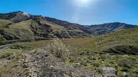 Hwy 153, Pateros, WA 98846