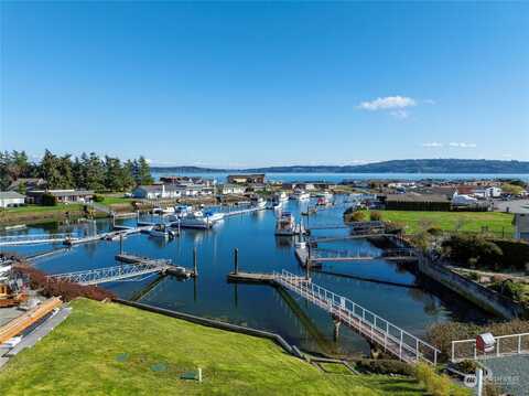 Mariner Beach Drive, Oak Harbor, WA 98277