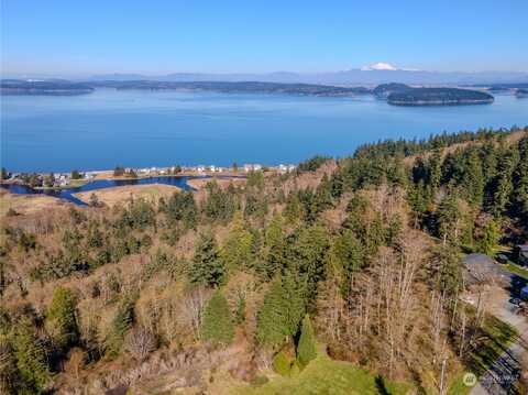 Greenoch Loop, Oak Harbor, WA 98277