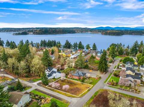 Devenny/Evergreen Avenue Ne, Bainbridge Island, WA 98110