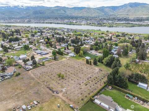 26Th Street Nw, East Wenatchee, WA 98802