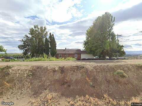 Nightingale Road, Wapato, WA 98951