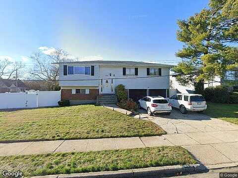 North, MERRICK, NY 11566