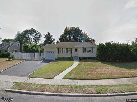 Farhan, NORTH BABYLON, NY 11703