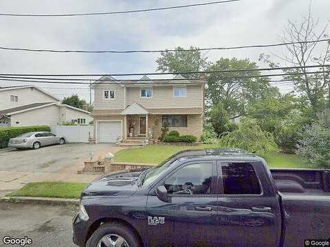 Wallen, NORTH BELLMORE, NY 11710