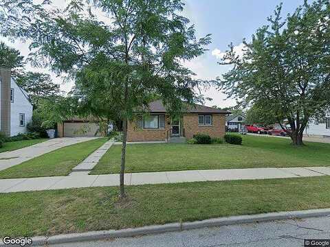 82Nd, MILWAUKEE, WI 53220