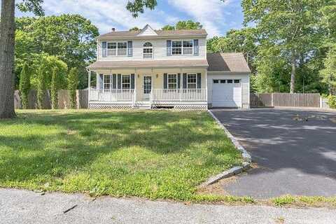 Howell Pl, Speonk, NY 11972