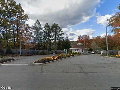 Fox, SUFFERN, NY 10901