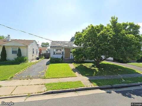 Oakwood Pl, CARTERET, NJ 07008