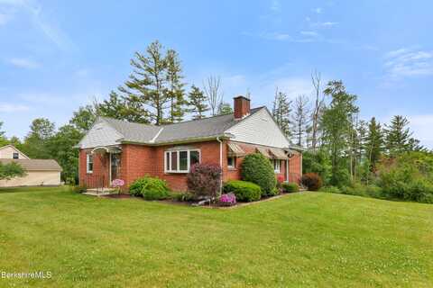 10 Mountain View Ter, Lee, MA 01238