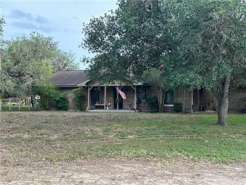 190 County Road 376, George West, TX 78022