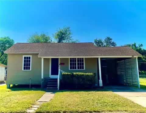 1112 E 4th Street, Alice, TX 78332