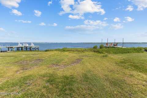 123 Hollings Court, Newport, NC 28570