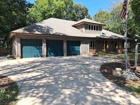 925 Kensey Court, Plano, IL 60545