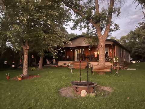 35 W Lake Drive, Ellendale, ND 58436