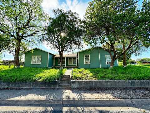 1302 E Richard Avenue, Kingsville, TX 78363