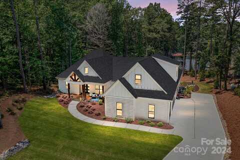 127 Holt Lane, Mooresville, NC 28117