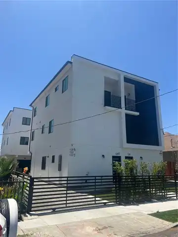 120 E 36th Street, Los Angeles, CA 90011