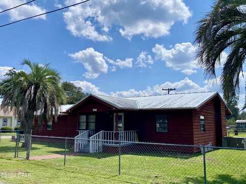 6913 Broadway Street, Grand Ridge, FL 32442