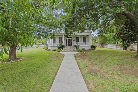 710 Ettie St, Fredericksburg, TX 78624