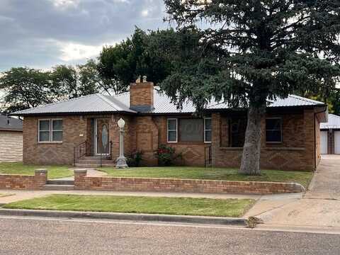 609 S Harvard Street, Perryton, TX 79070