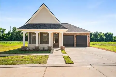 1007 TRADITIONS Loop, Alexandria, LA 71303