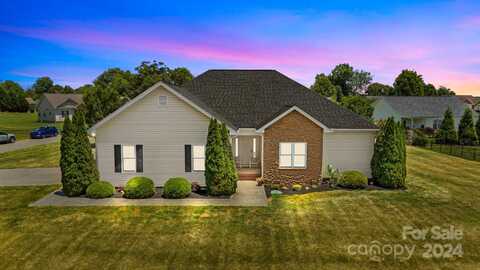 104 Castle Pines Lane, Statesville, NC 28625