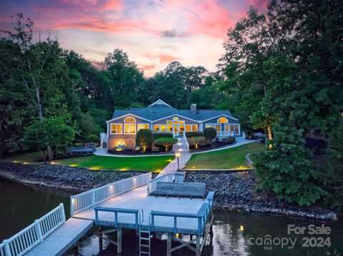 207 Riverview Terrace, Lake Wylie, SC 29710