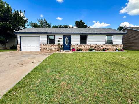 2514 Spruce Dr, Woodward, OK 73801