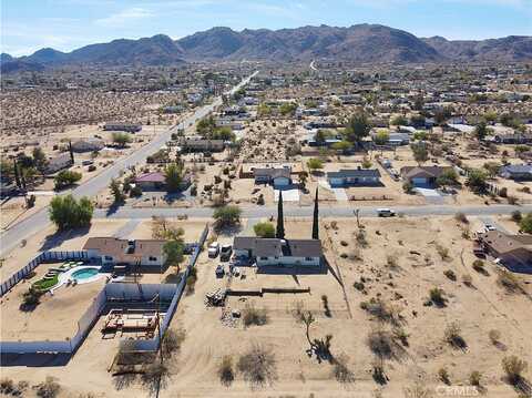 Granada, JOSHUA TREE, CA 92252