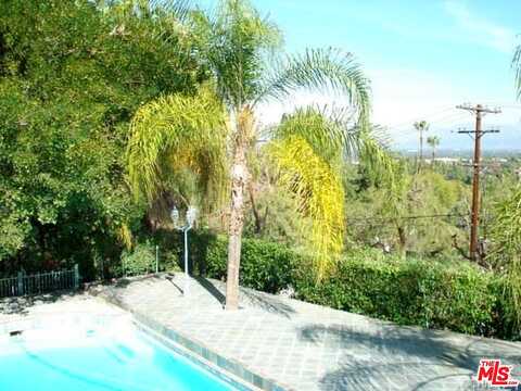 Brewster, TARZANA, CA 91356